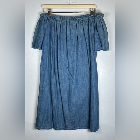 Off-Shoulder Denim Dress. Size XL - Picture 2 of 8
